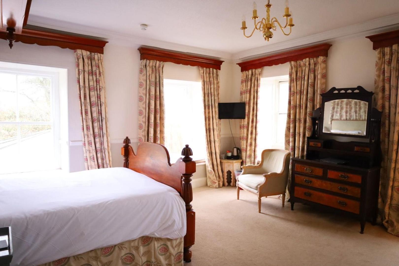 The Eagle House Hotel 朗斯顿 外观 照片